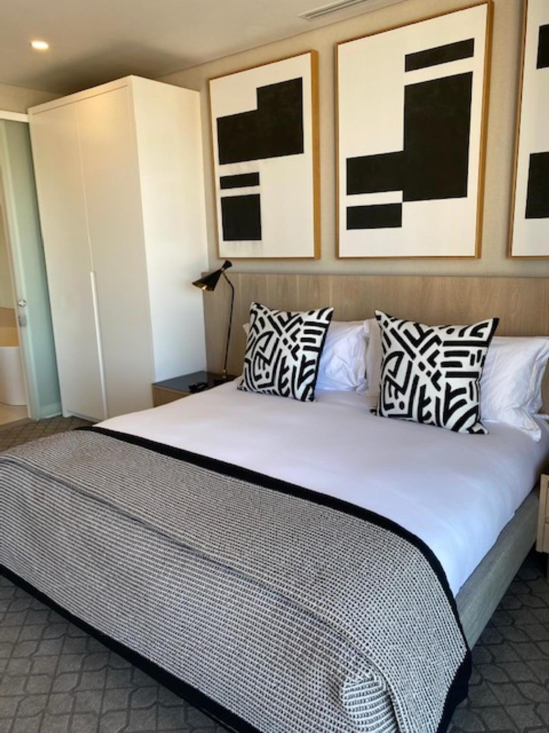 534823_Bedroom
